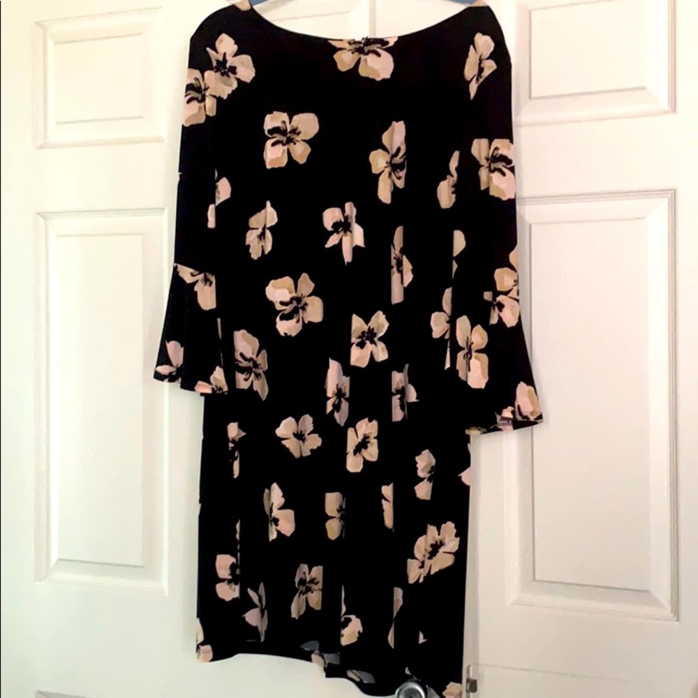 Knee length quarter sleeve poly blend dress